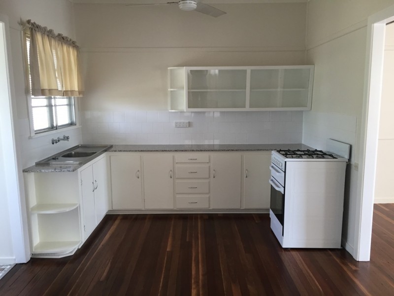 10 Edward Street, Berserker QLD 4701