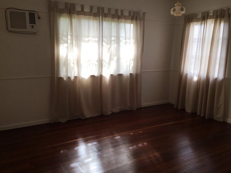 10 Edward Street, Berserker QLD 4701