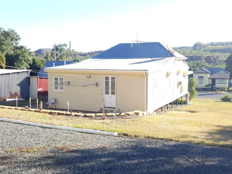 15 James Street, Mount Morgan QLD 4714
