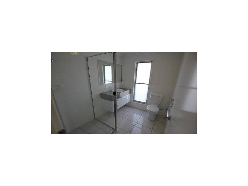 5 Constellation, Rosslyn QLD 4703