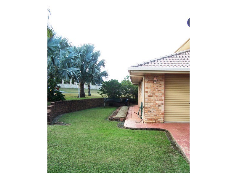 5 Crayke Court, Pacific Heights QLD 4703