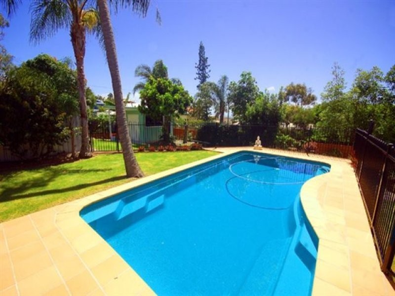 9 Poplar, Cooee Bay QLD 4703