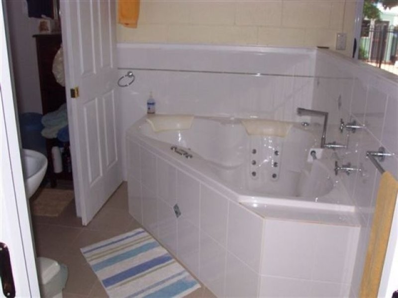 9 Poplar, Cooee Bay QLD 4703