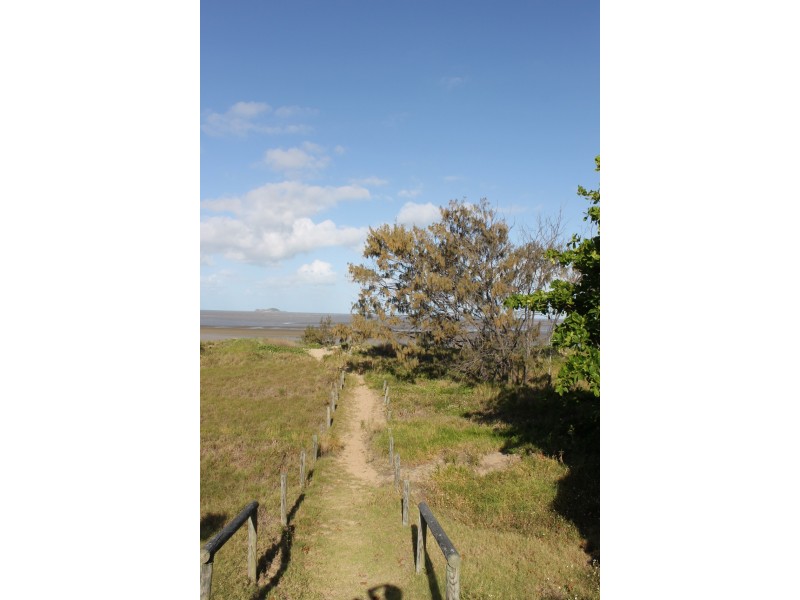 6 Carlo Corner, Keppel Sands QLD 4702