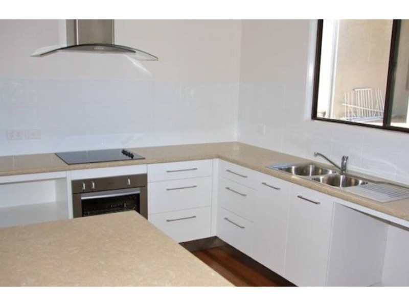 1 Larnach Street, Emu Park QLD 4710