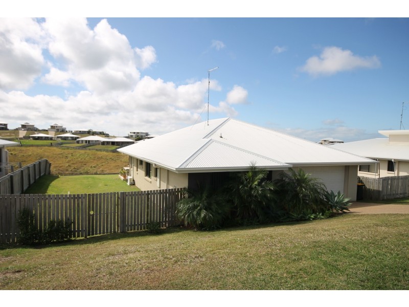 22 Falcon Crest, Zilzie QLD 4710