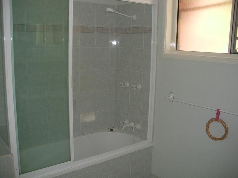 Unit 3/10 Toos Close, Cooee Bay QLD 4703