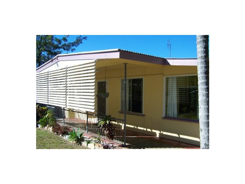 4 Flinders Close, Cooee Bay QLD 4703