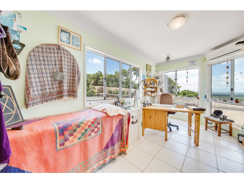 96 Crannys Road, Barlows Hill QLD 4703