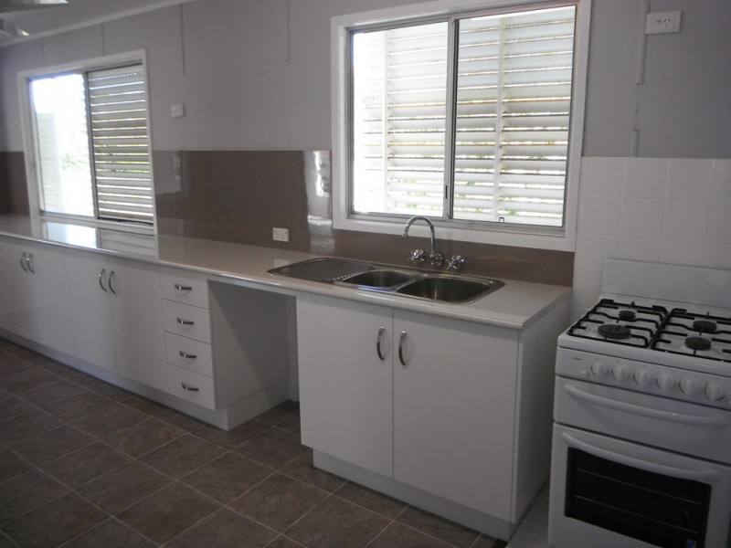 34 Evelyn Street, Emu Park QLD 4710
