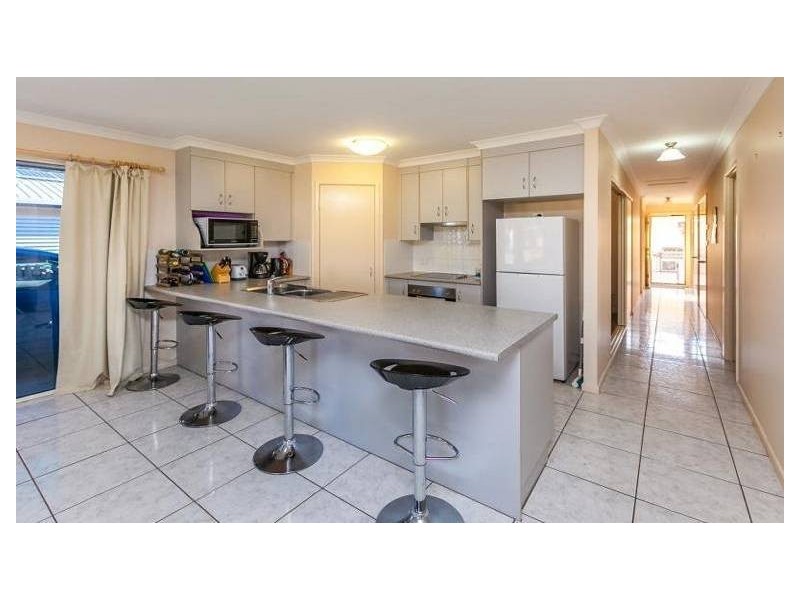 24 Limpus Street, Keppel Sands QLD 4702