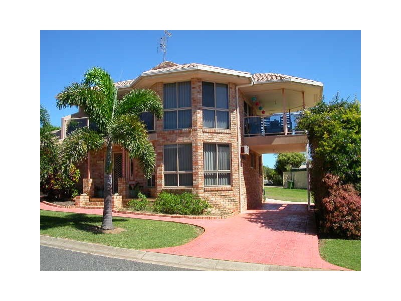 5 Crayke Court, Pacific Heights QLD 4703