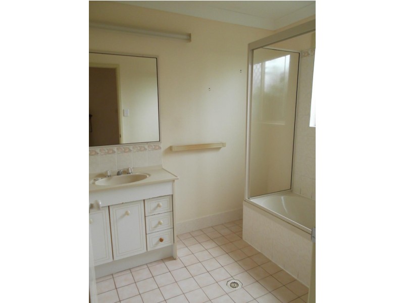 UNIT 1 /3 RITA MAY COURT, Taranganba QLD 4703