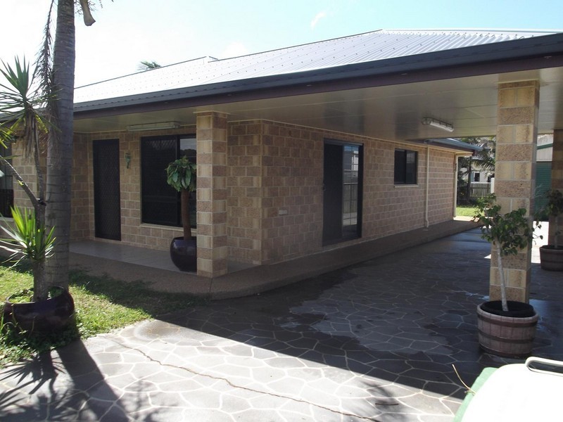 33 Mirraweena Avenue, Bangalee QLD 4703
