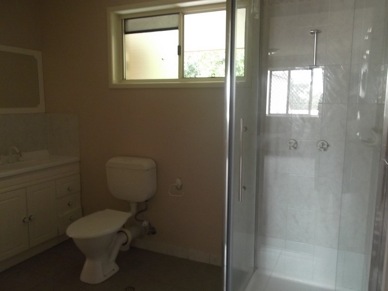 Unit 2/10 Toos Close, Cooee Bay QLD 4703