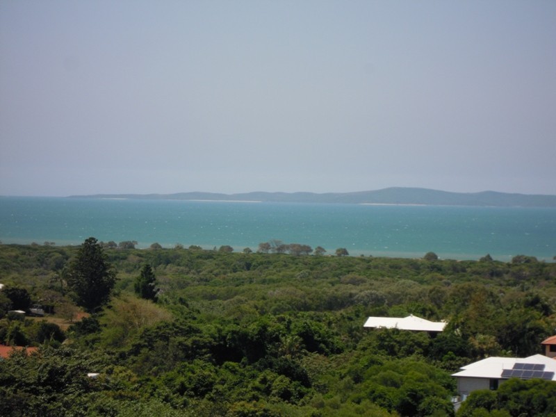 15 Pacific Vista, Pacific Heights QLD 4703
