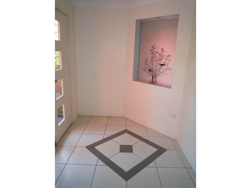 15 Pacific Vista, Pacific Heights QLD 4703