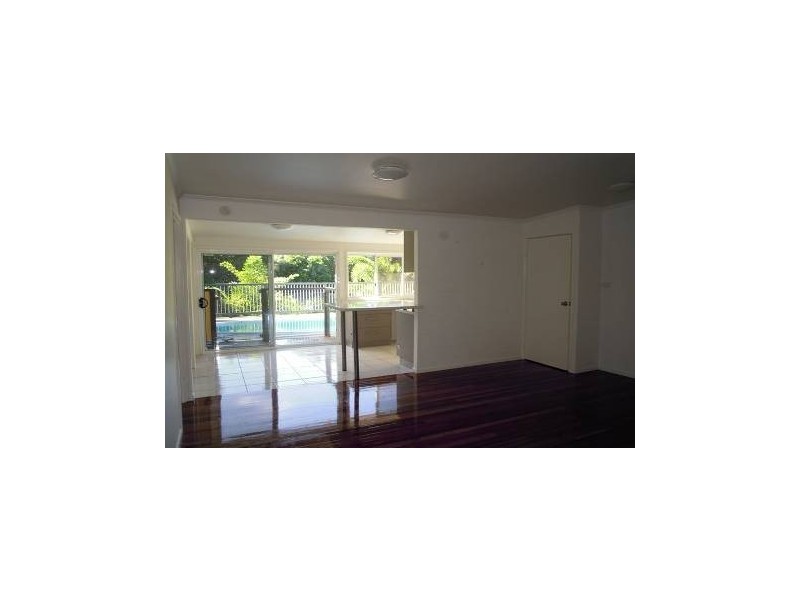 11 Barnes Street, Barlows Hill QLD 4703