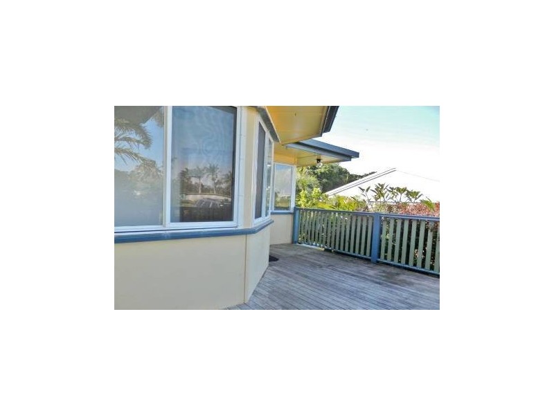 11 Barnes Street, Barlows Hill QLD 4703