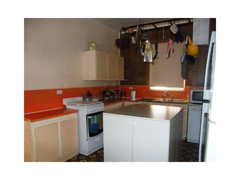 37 Pandanus St, Cooee Bay QLD 4703
