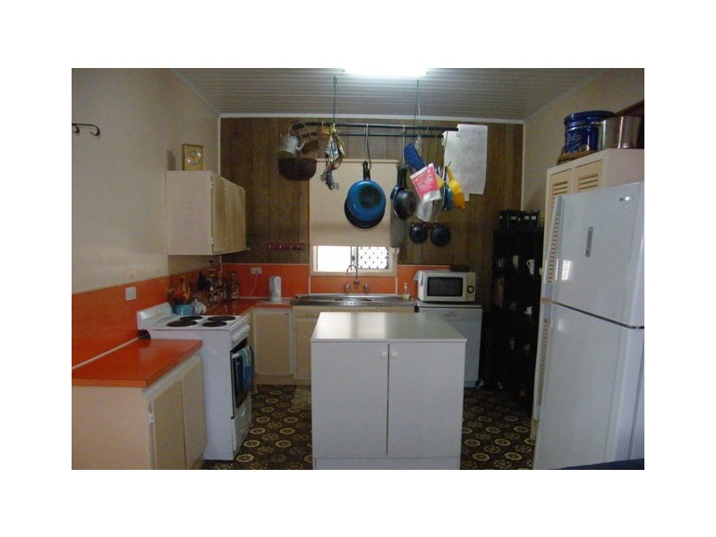 37 Pandanus St, Cooee Bay QLD 4703