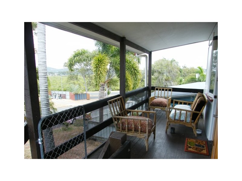37 Pandanus St, Cooee Bay QLD 4703