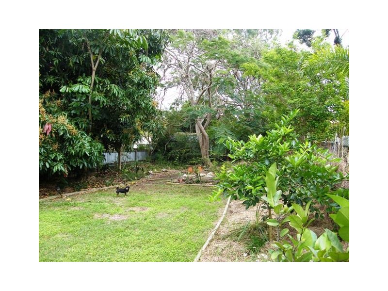 37 Pandanus St, Cooee Bay QLD 4703