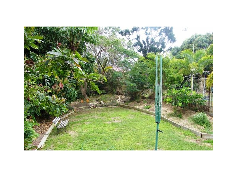 37 Pandanus St, Cooee Bay QLD 4703