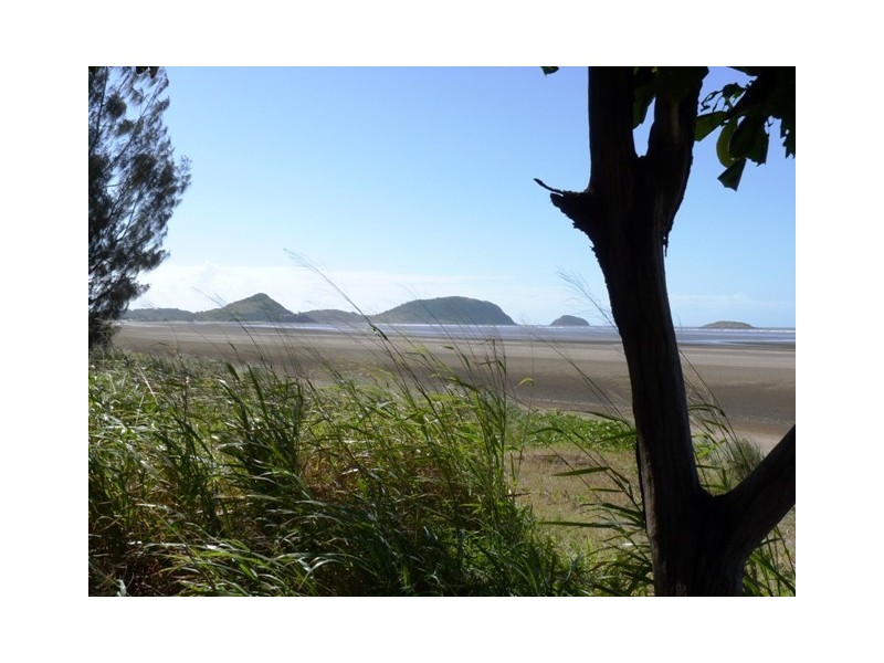 26 Coolwaters Esp, Kinka Beach QLD 4703