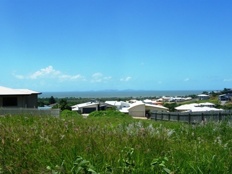 6 Pitcairn Court, Pacific Heights QLD 4703