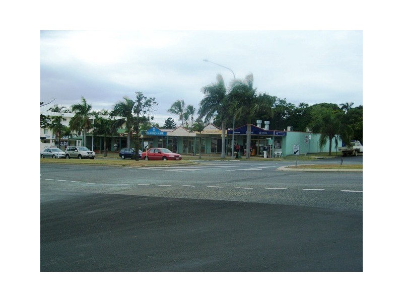 24 Hill st, Emu Park QLD 4710