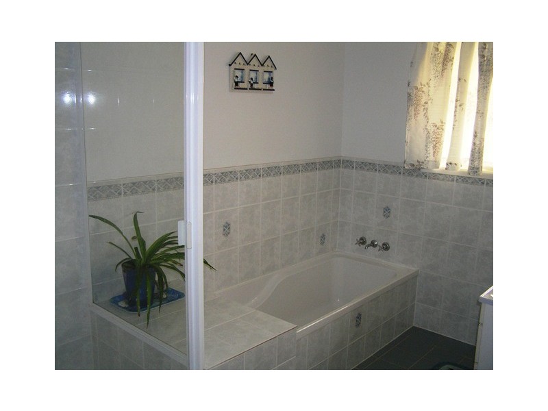 12 Vaughans Rd, Yeppoon QLD 4703
