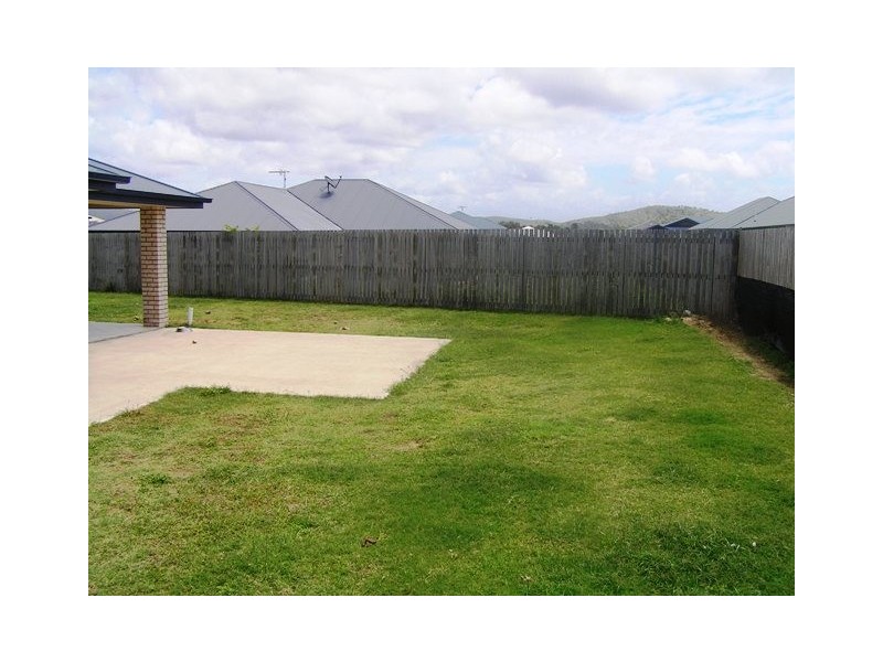 18 Lakeview Circuit, Yeppoon QLD 4703