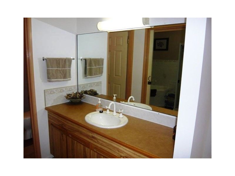 11 Brown St, Emu Park QLD 4710