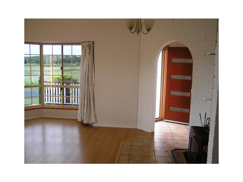 11 Brown St, Emu Park QLD 4710