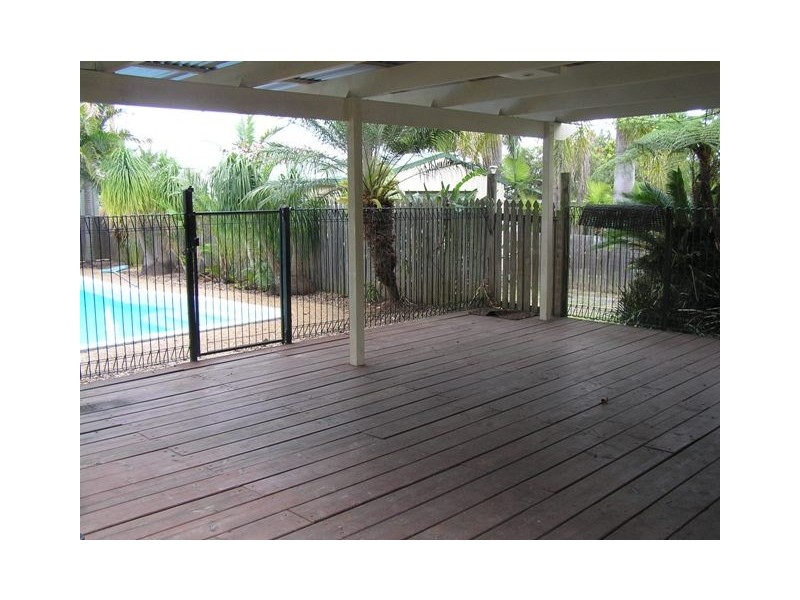 11 Brown St, Emu Park QLD 4710