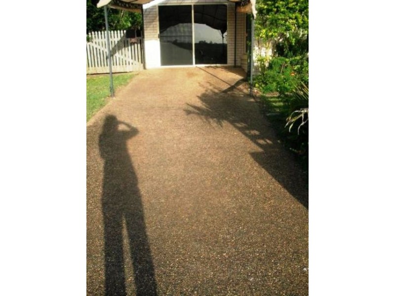 11 Brown St, Emu Park QLD 4710