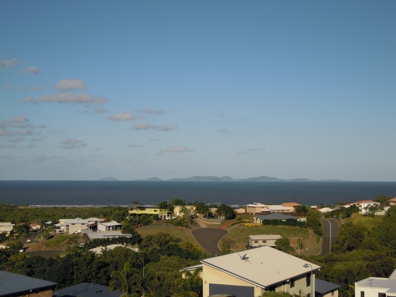 26 Pacific Vista Close, Pacific Heights QLD 4703