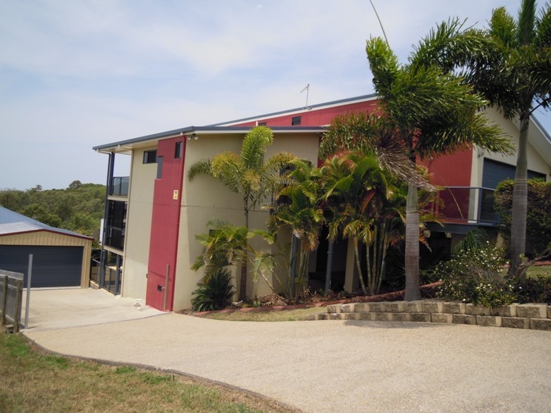 15 Pacific Vista Close, Pacific Heights QLD 4703