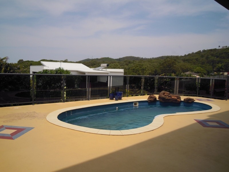 15 Pacific Vista Close, Pacific Heights QLD 4703