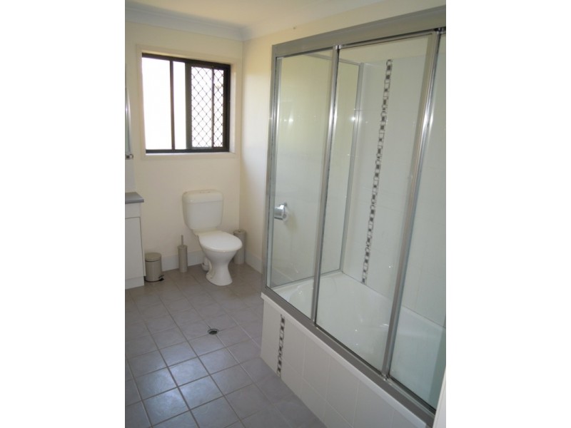 15 Pacific Vista Close, Pacific Heights QLD 4703