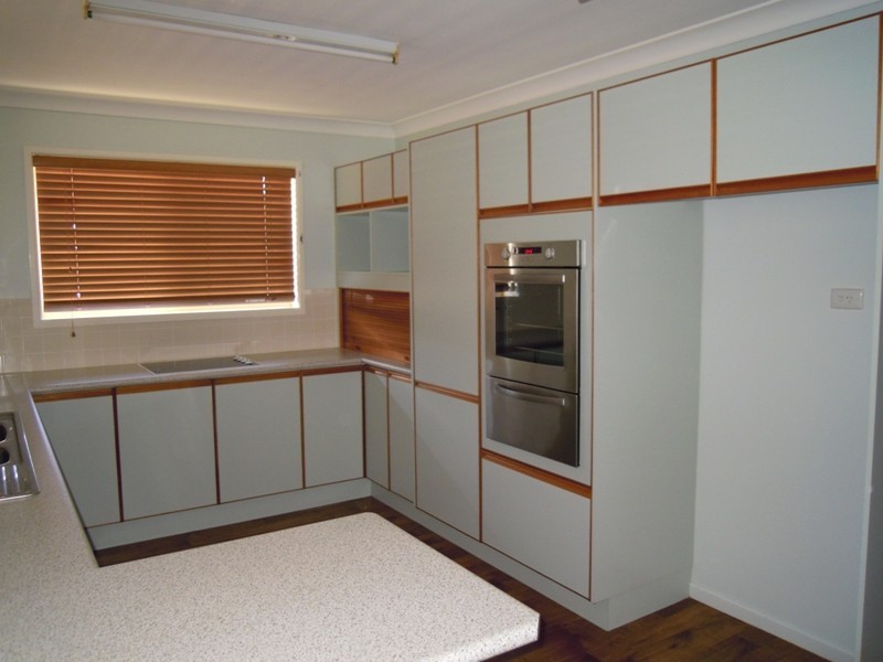 16 Hellas Street, Barlows Hill QLD 4703