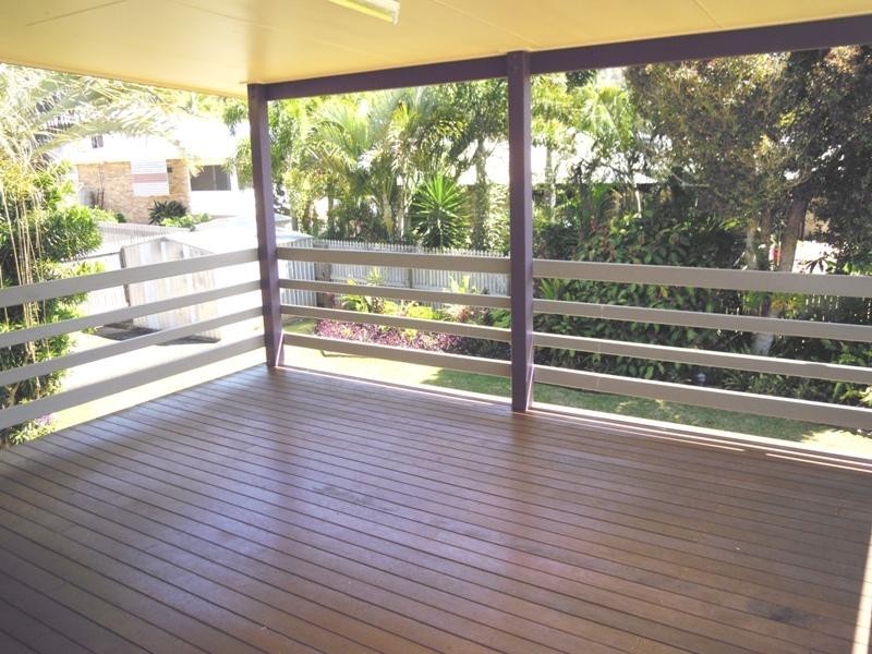 16 Hellas Street, Barlows Hill QLD 4703