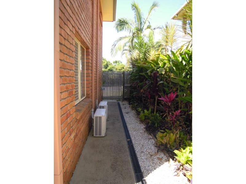 16 Hellas Street, Barlows Hill QLD 4703