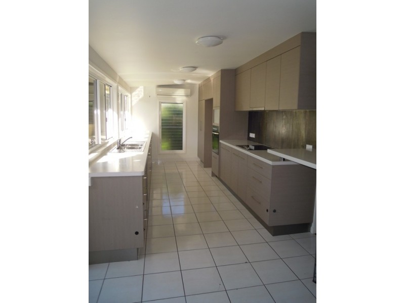 11 Barnes Street, Barlows Hill QLD 4703