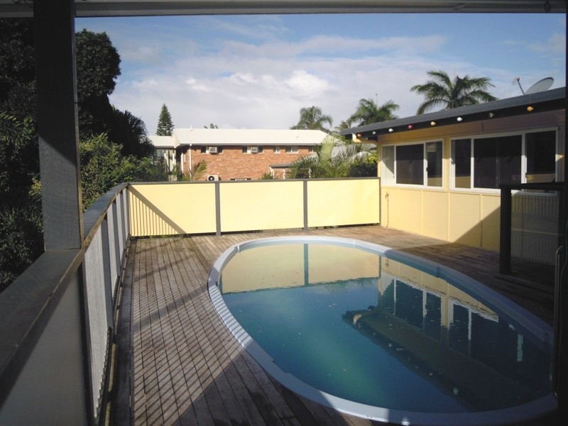 11 Barnes Street, Barlows Hill QLD 4703