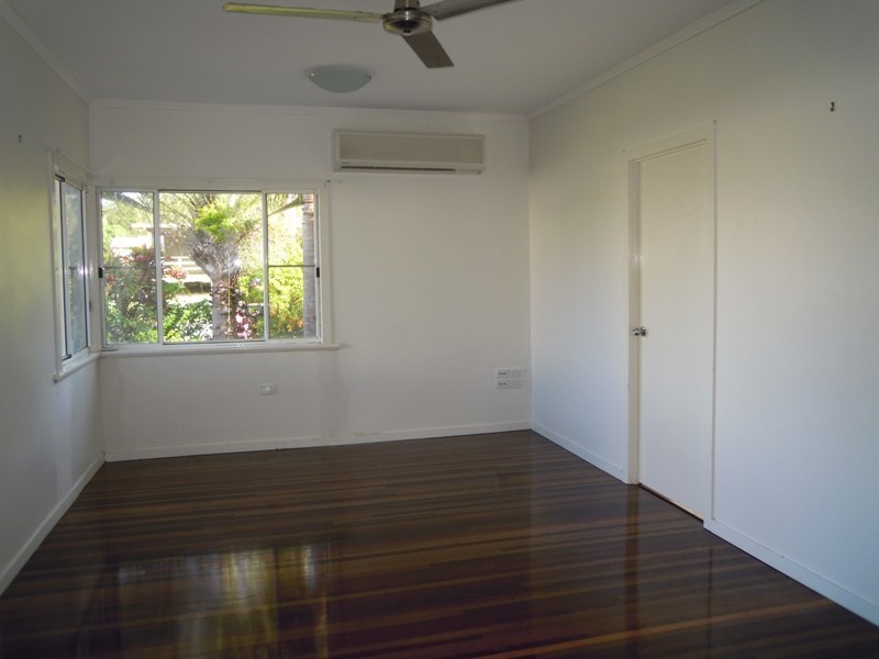 11 Barnes Street, Barlows Hill QLD 4703