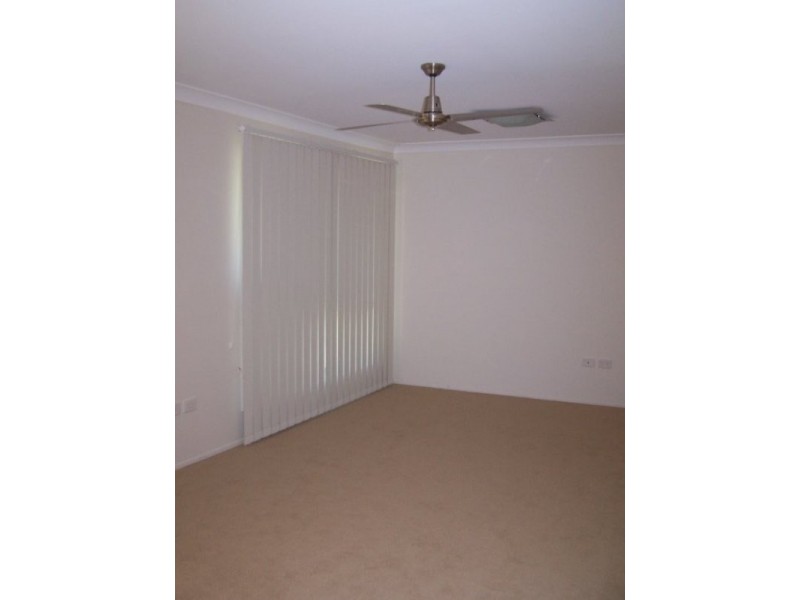 25 Discovery Crescent, Rosslyn QLD 4703