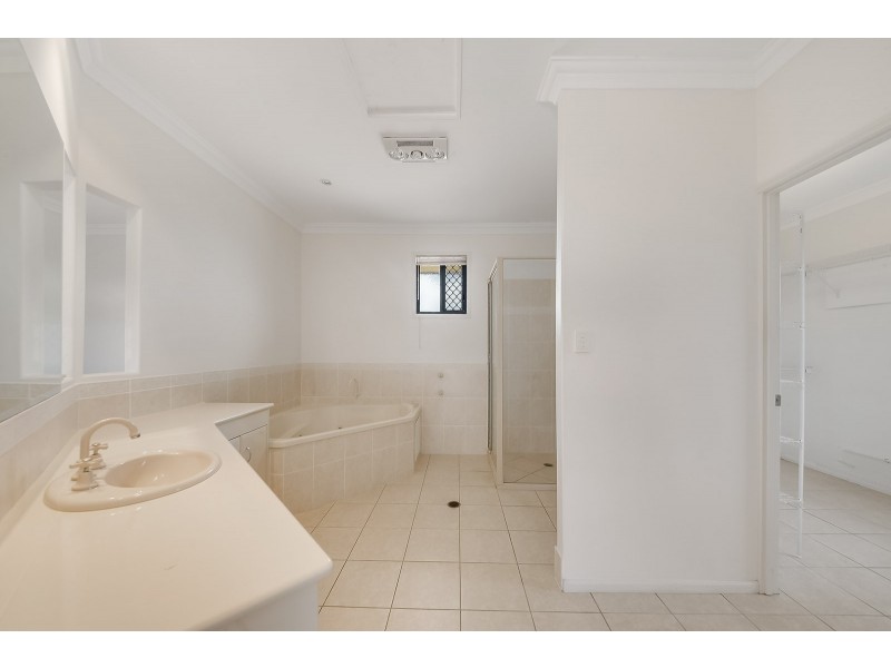 64 Monaco Drive, Zilzie QLD 4710