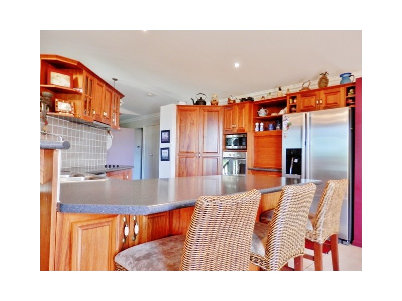 24 Coleman Crescent, Pacific Heights QLD 4703